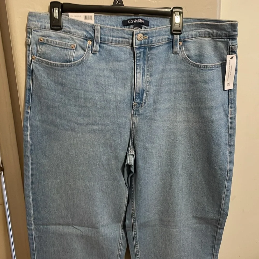 Ladies Calvin Klein jeans - Picture 6 of 8